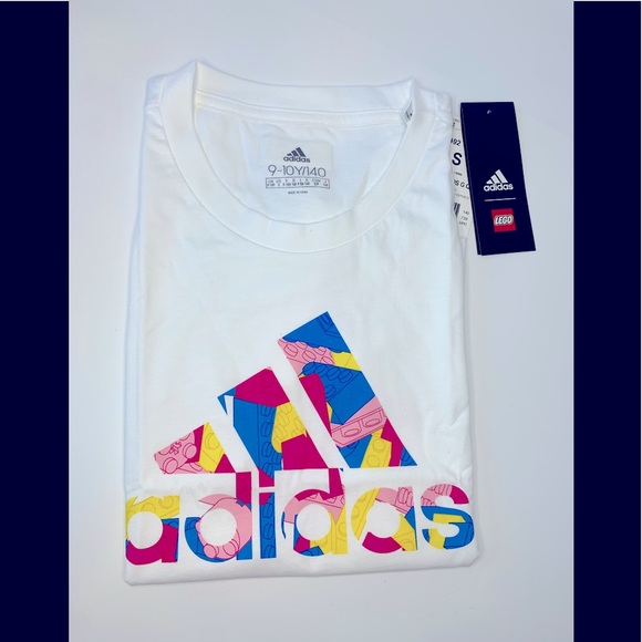 ADIDAS x LEGO Limited Edition Graphic T-Shirt Youth S 9-10yr NWT - Picture 1 of 5
